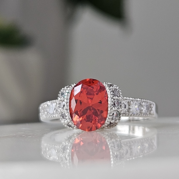 Elegant Silver and Red Gemstone Ring - Picture 8 of 8
